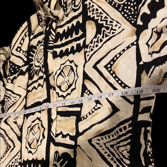 Cabrais button up shirt size large - Picture 2 of 6